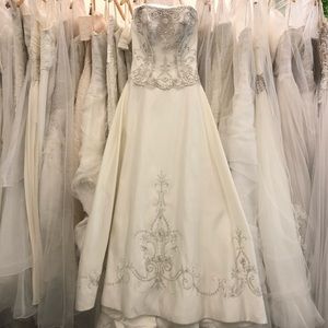 A line Wedding Gown
